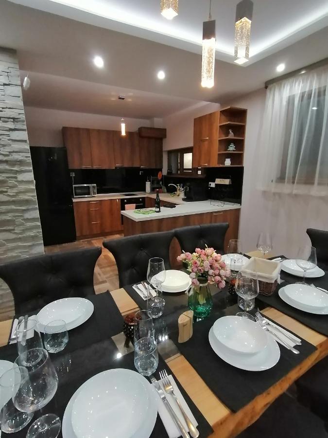 Къща За Гости Радост Guest House Radost Razlog Exteriör bild