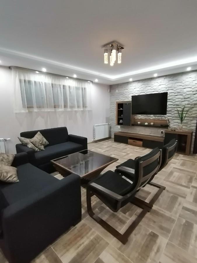 Къща За Гости Радост Guest House Radost Razlog Exteriör bild