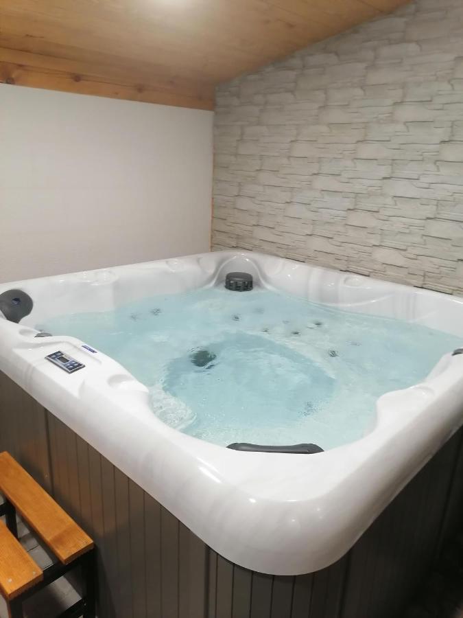 Къща За Гости Радост Guest House Radost Razlog Exteriör bild