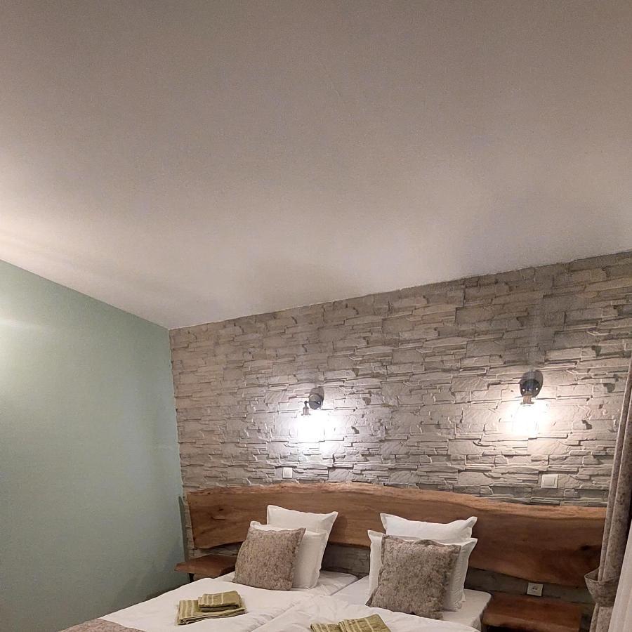 Къща За Гости Радост Guest House Radost Razlog Exteriör bild