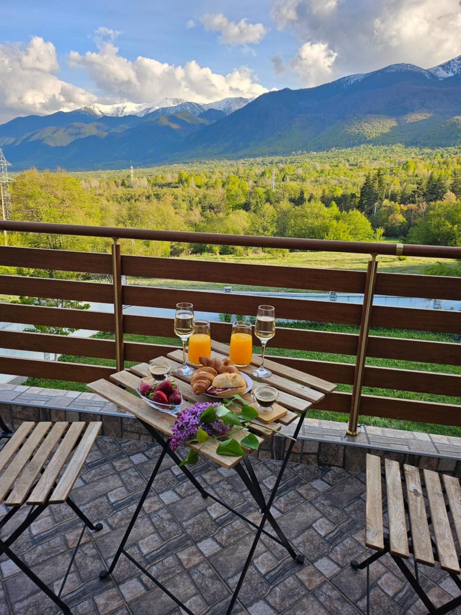 Къща За Гости Радост Guest House Radost Razlog Exteriör bild